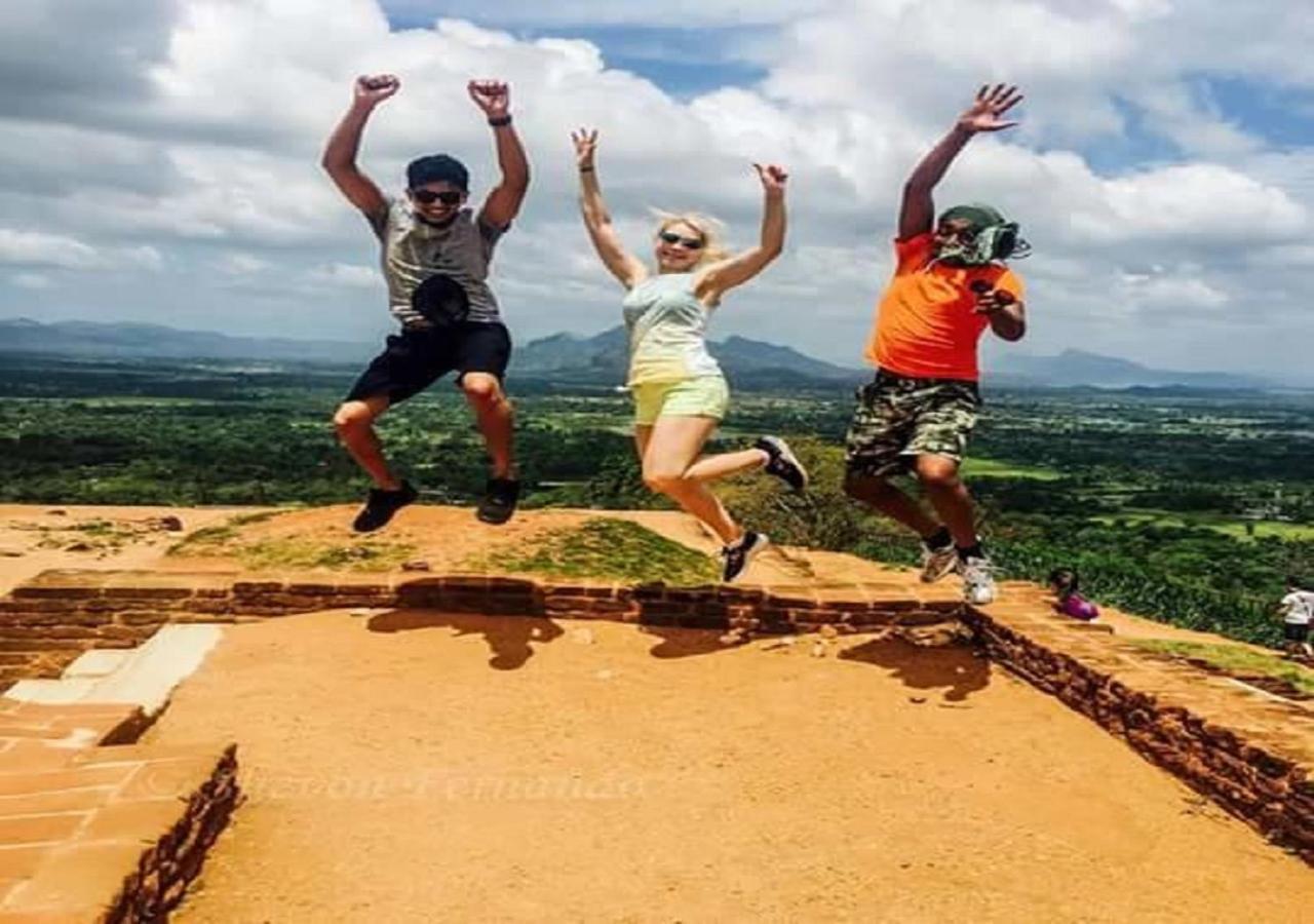 Amaya River Side Homestay Sigiriya Eksteriør billede